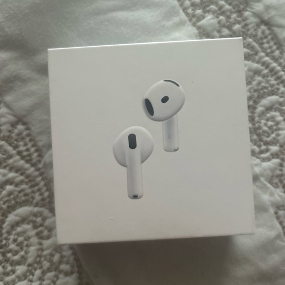 Apple Airpods 4 With Active Noise Cancellation